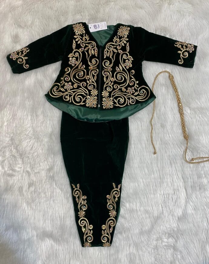 كراكو صغار طرز شعرة حرة