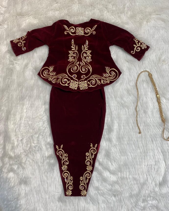 كراكو صغار طرز شعرة حرة