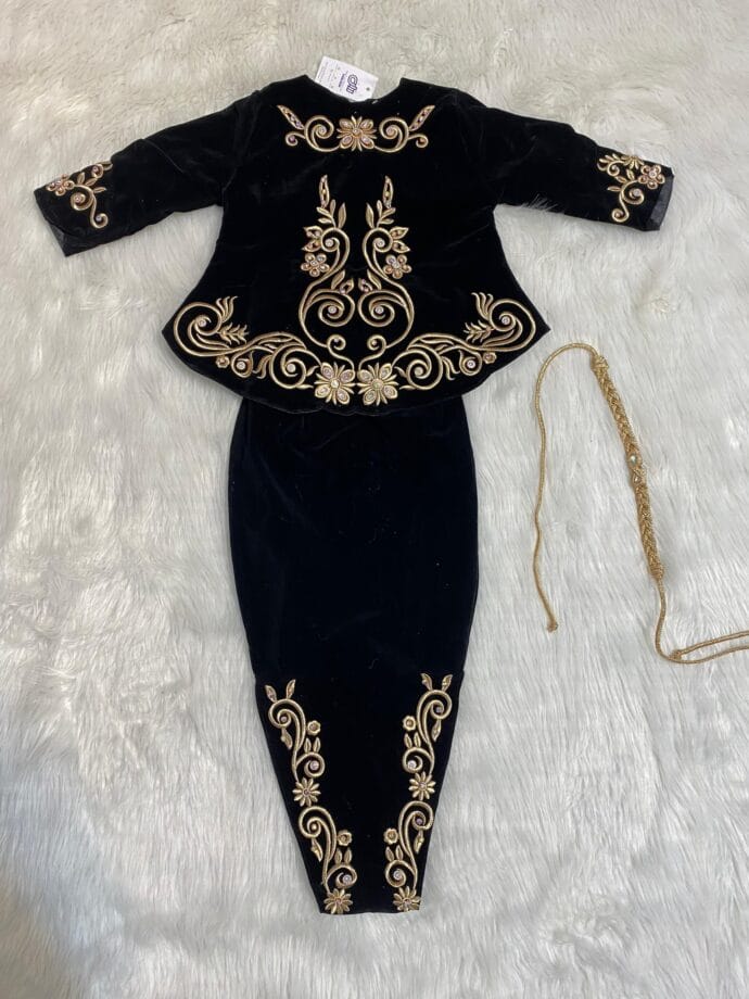 كراكو صغار طرز شعرة حرة