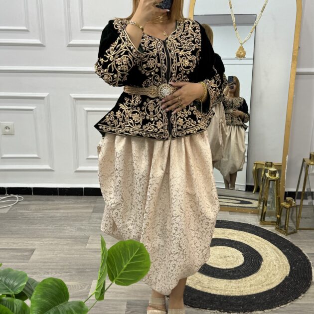 كراكو وردات طرز شعرة بسروال بروكار